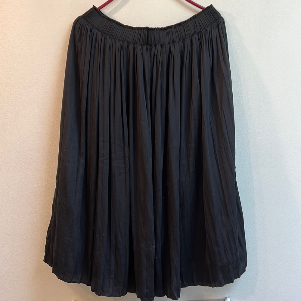 The Gap black long skirt size medium NWT